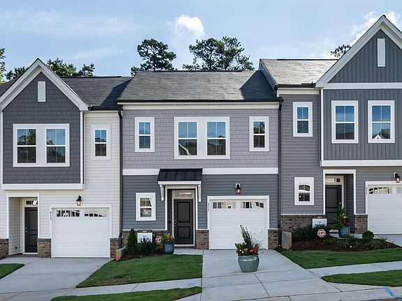 Townes at Oakview - Sierra Elevation Image 5