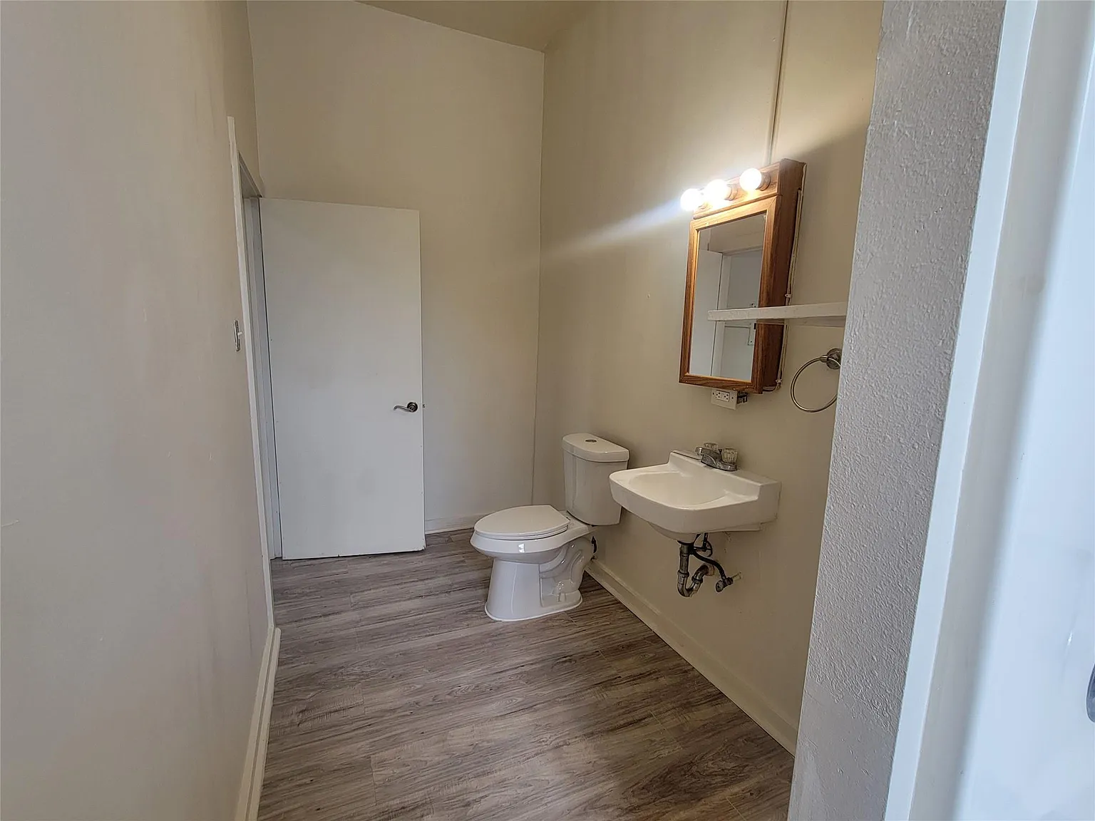 1 bed, 1.0 bath, 500 sqft, $775 — Photo 2