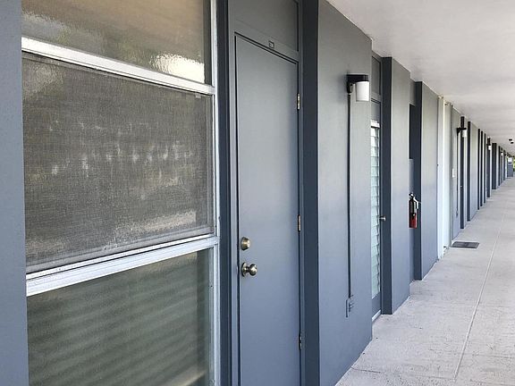 4th image of 777 SE 2nd Ave APT 216