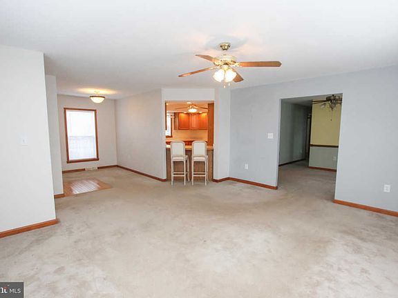 4th image of 11844 Glen Cir