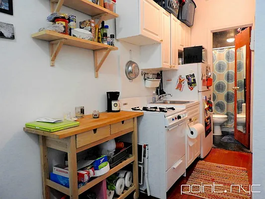 Rented by Point NYC | media 23