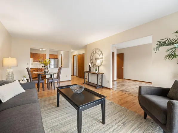 1111 Elway St APT 307, Saint Paul, MN 55116