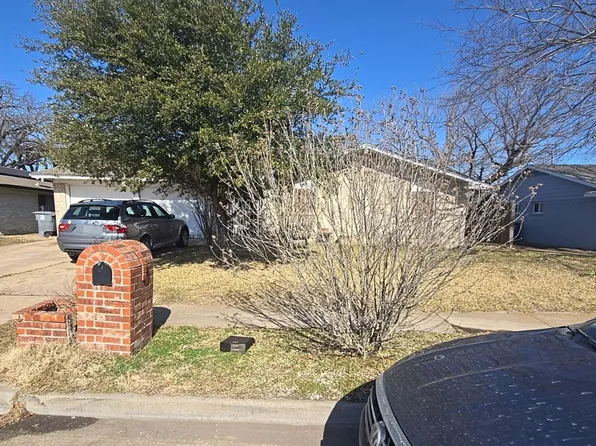 9829 Grove Oaks Blvd, Dallas, TX 75217