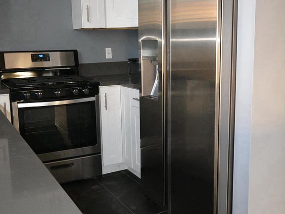 4th image of 6831 1/2 Hinds Ave