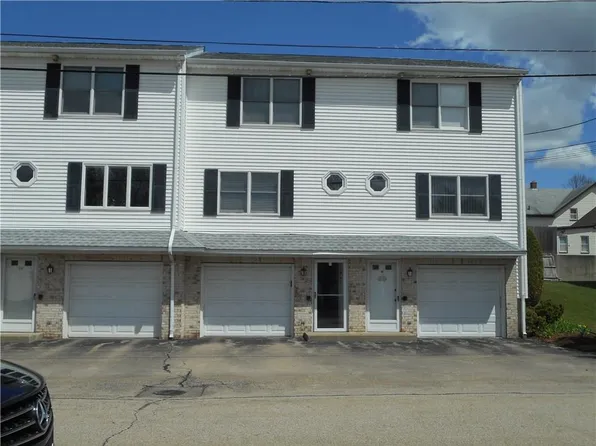84 Sunflower Cir, North Providence, RI 02911