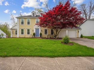 10011 Woodstream Dr, Fort Wayne, IN 46804