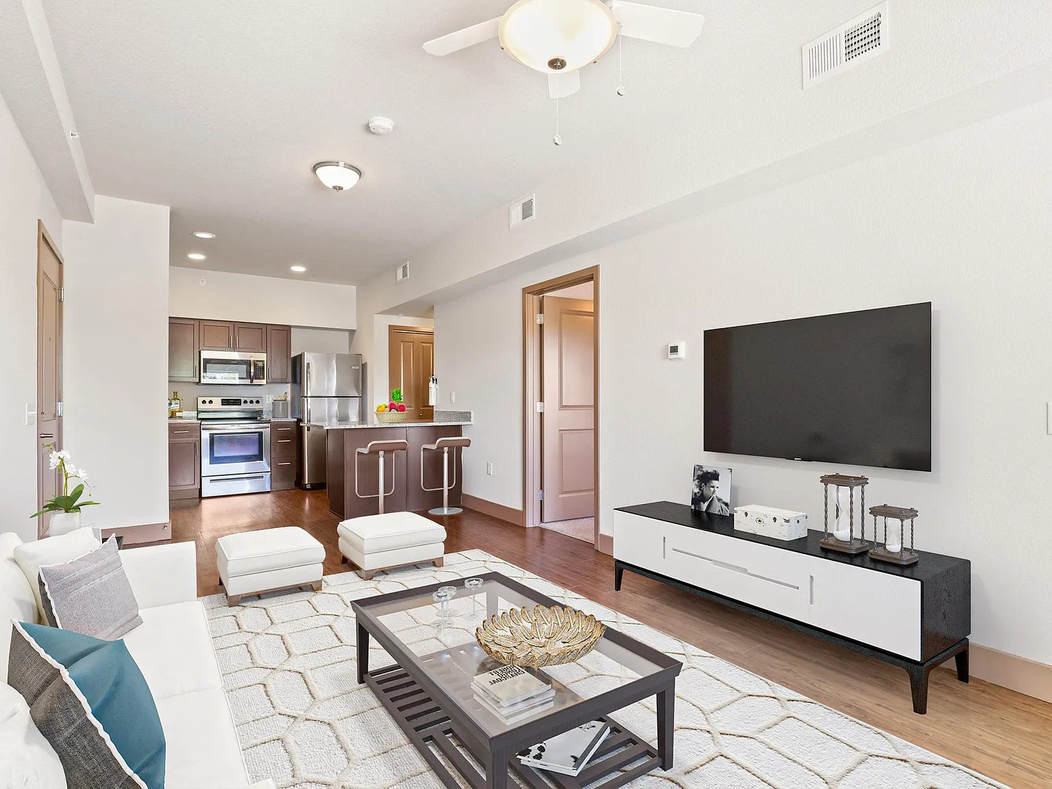 Copperleaf Place Apartments — Photo 3