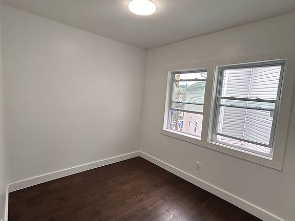3rd image of 142 Atlantic St #1
