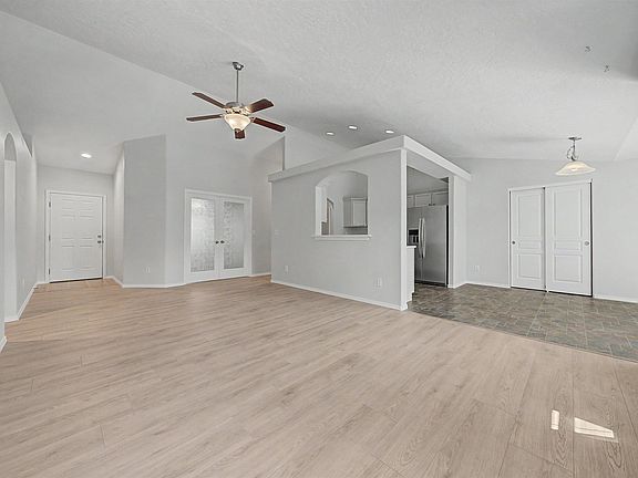 3rd image of 5929 Bluewood St