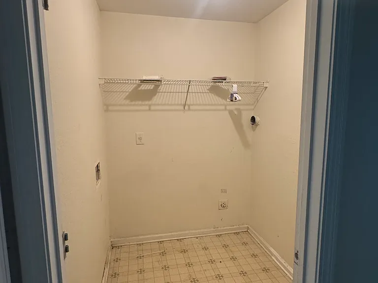 391 Brookview Dr — Photo 25