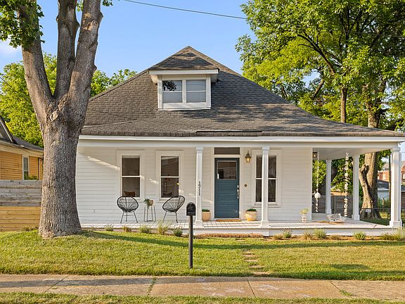 3rd image of 1711 Chamberlain Ave