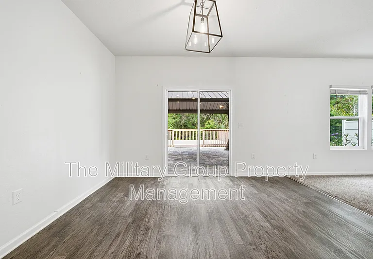 7814 Meadow Walk Ln — Photo 12