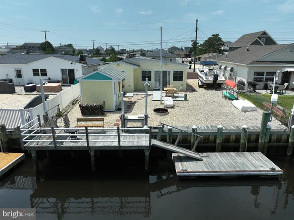 4 W Thames Rd, Little Egg Harbor, NJ 08087