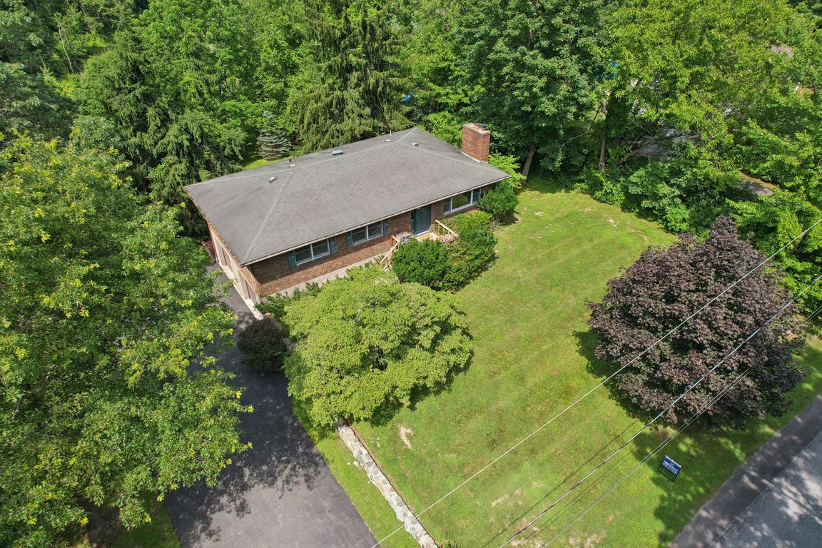 Ridgefield Ln-S0107-037.jpg