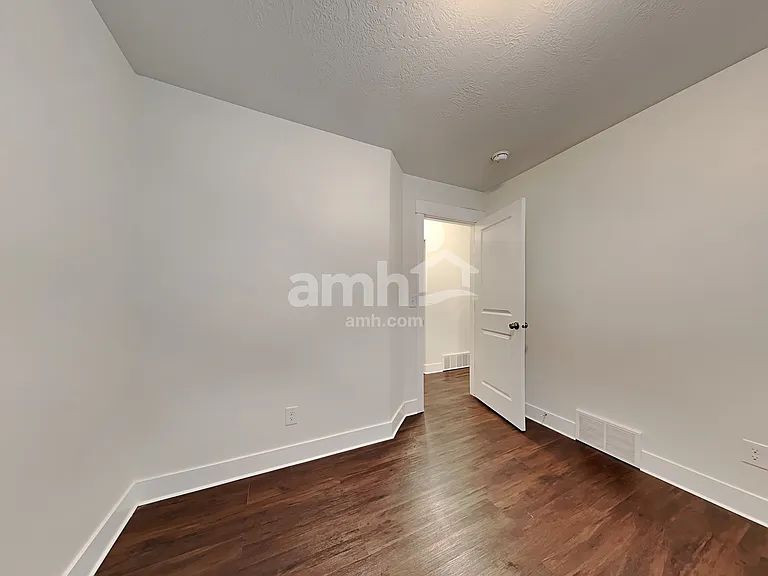 1742 E Shadow Dr — Photo 17