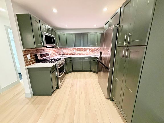2nd image of 886 Lincoln Pl #1