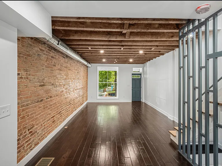 325 W Lorraine Ave — Photo 8