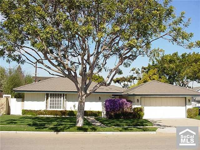 Great corner location, quite neighborhood, remodeled ready to move into now!