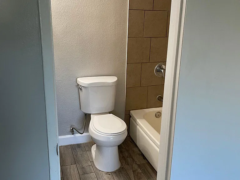 405 Terry Way — Photo 11