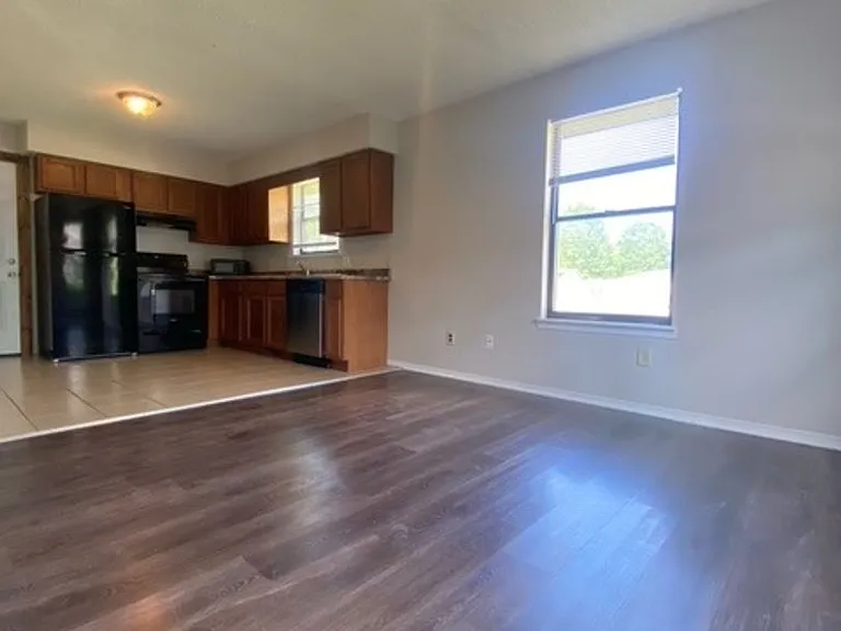 1443 N Wabash Ave — Photo 2