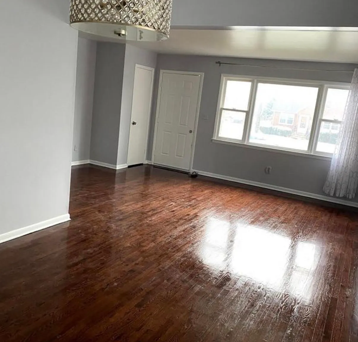 3 bed, 1380 sqft, $3,250 — Photo 3