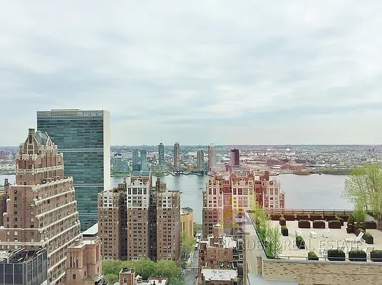 Rented by Borders Real Estate | media 8