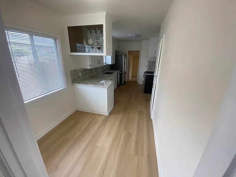 204 Haight Ave — Photo 6