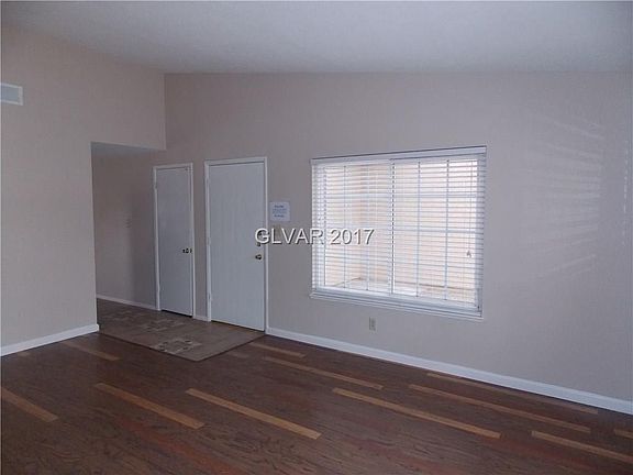 4th image of 2532 Lakeside Dr