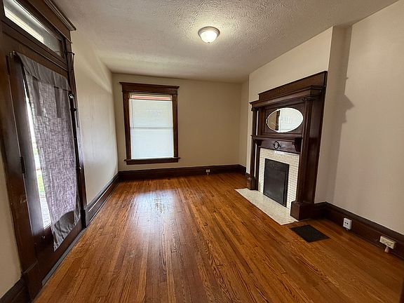 5th image of 1427 Hunter Ave