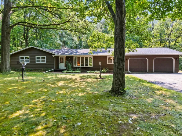 4390 Deprey Rd, Abrams, WI 54101