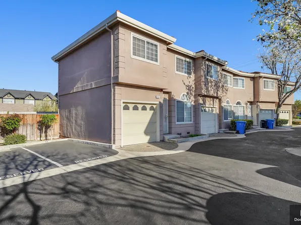813 Woodhams Oaks Pl, Santa Clara, CA 95051
