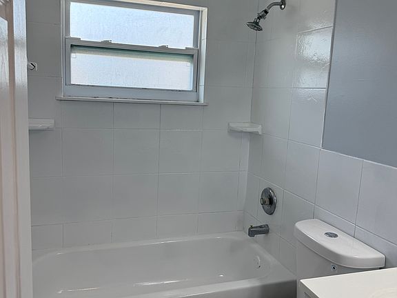 2nd image of 2521 Templewood Dr