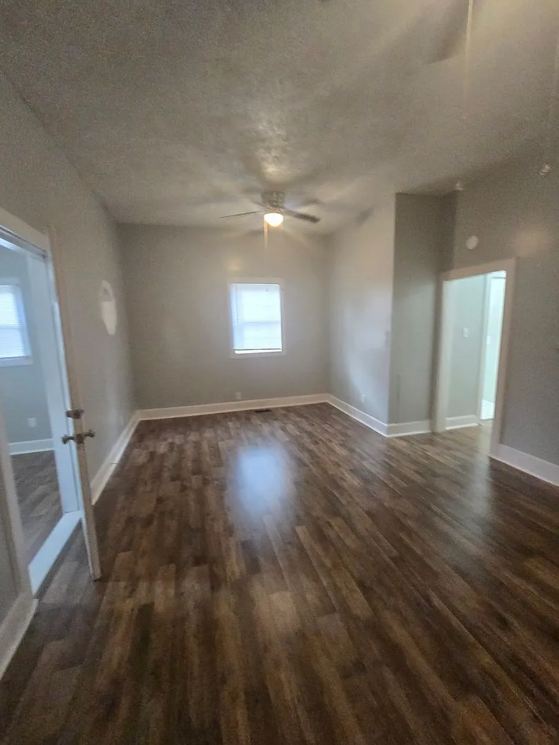 Newly Remodeled Westside Two Bedroom Riverside and and 30th Street — Photo 3