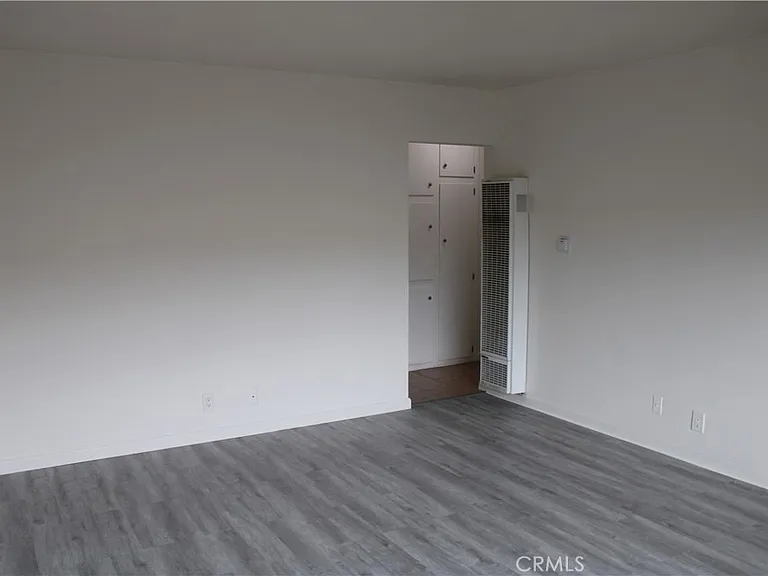 1810 W Houston Ave — Photo 5