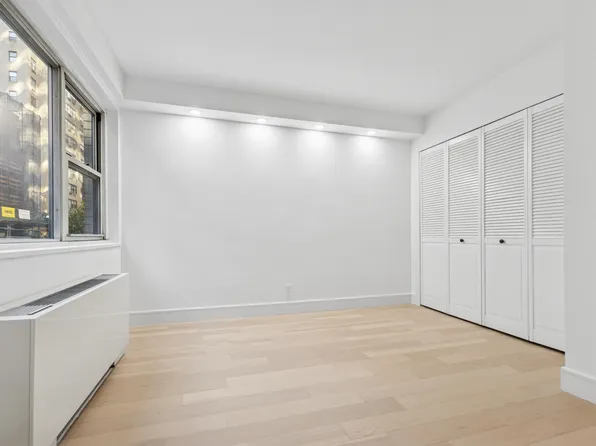 321 East 48th Street image 6 of 7