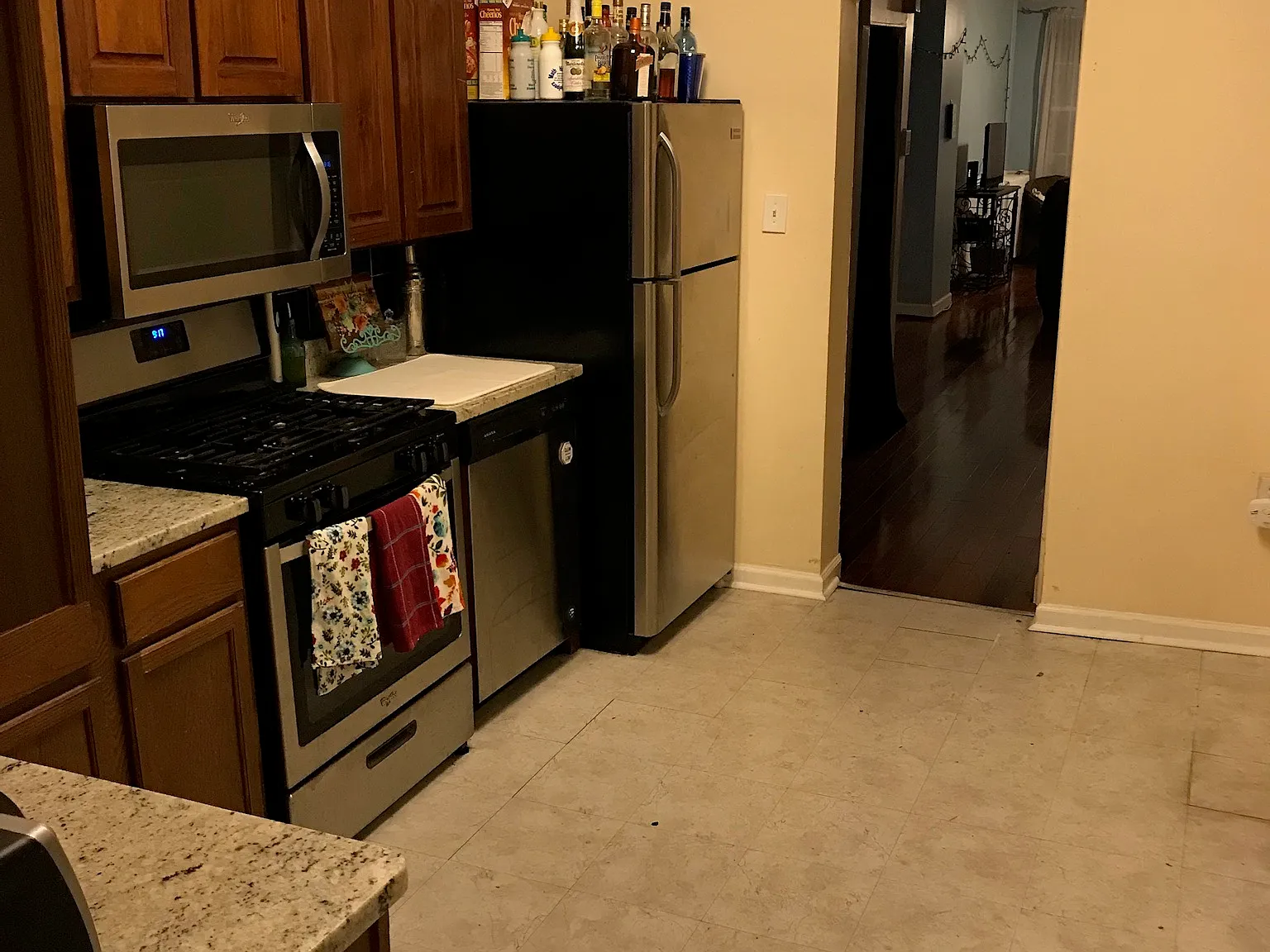 3 bed, 1.5 bath, 2000 sqft, $2,325 — Photo 4