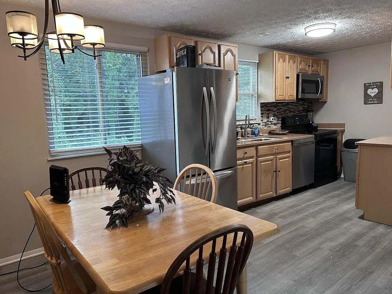 4 bed, 3.5 bath, 1059 sqft, $1,499 — Photo 3