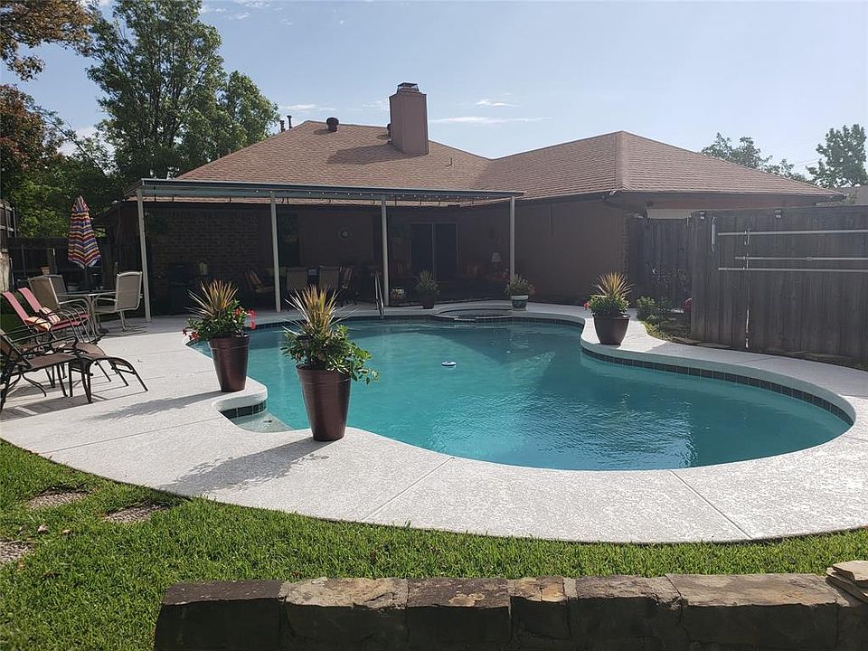 1st image of 806 Placid Dr