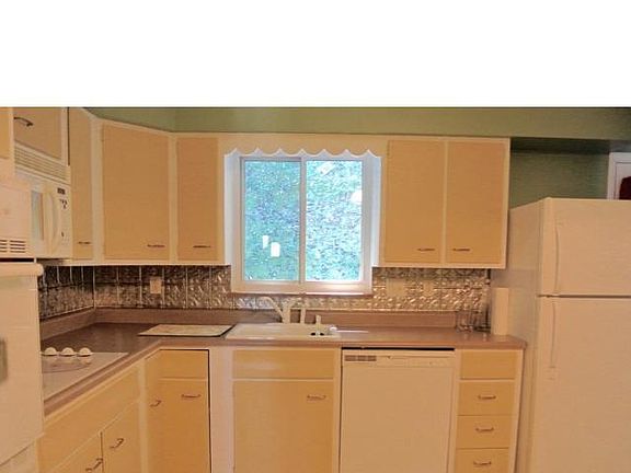 5th image of 711 Gordon Dr