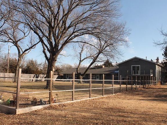 5th image of 1003 S Ginkgo Ln