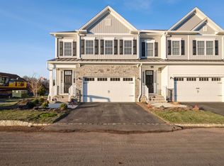 24 Lenape Ln, Old Tappan, NJ 07675