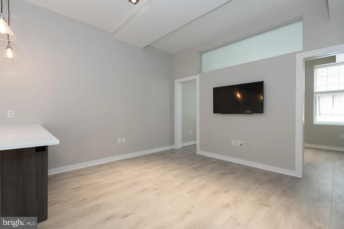Building Photo - 1602 Sansom St #2