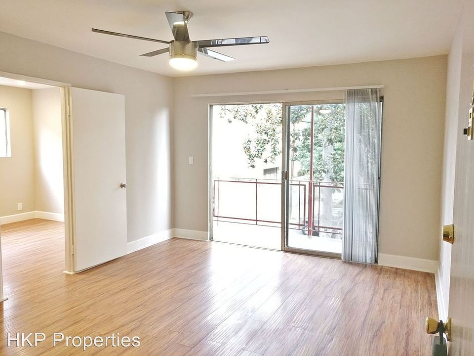 1st image of 1905 Barry Ave