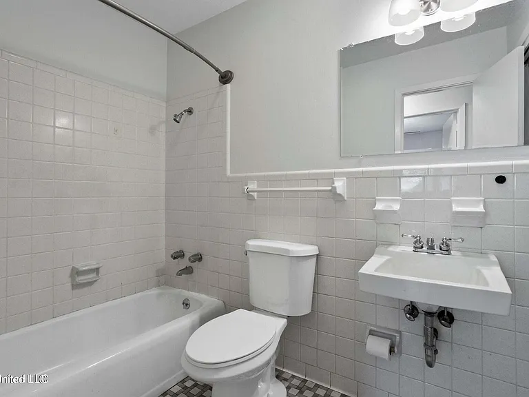 2508 Shady Ln — Photo 21