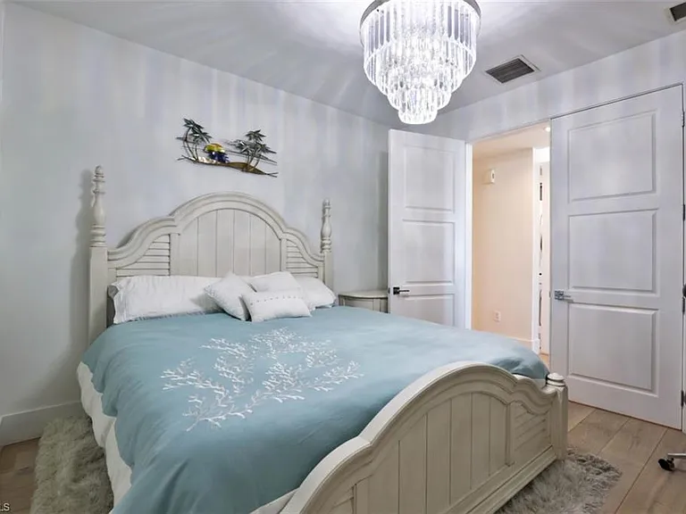 900 5th Ave S #303 — Photo 12