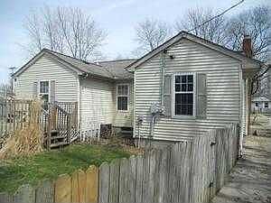2nd image of 801 Outer Dr