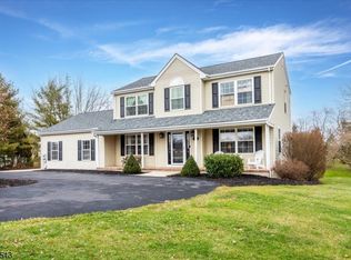 3 Bernard Ct, Flemington, NJ 08822