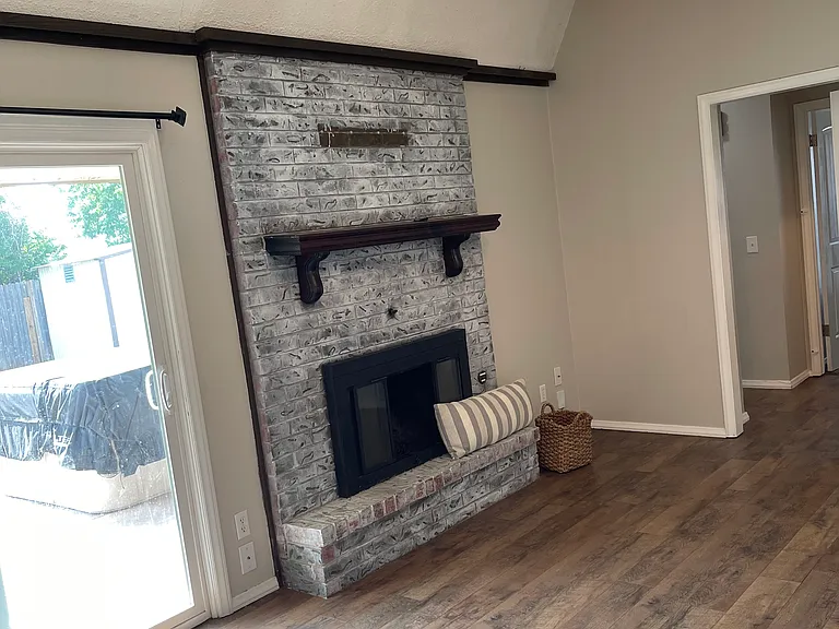 9905 S Clegern Ave — Photo 6