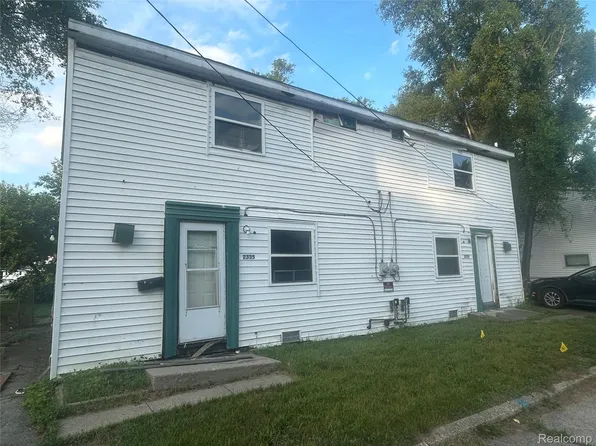 2335 Deerfield Ct, Westland, MI 48186