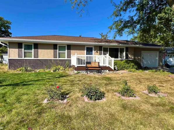 1205 E 14th St S, Newton, IA 50208